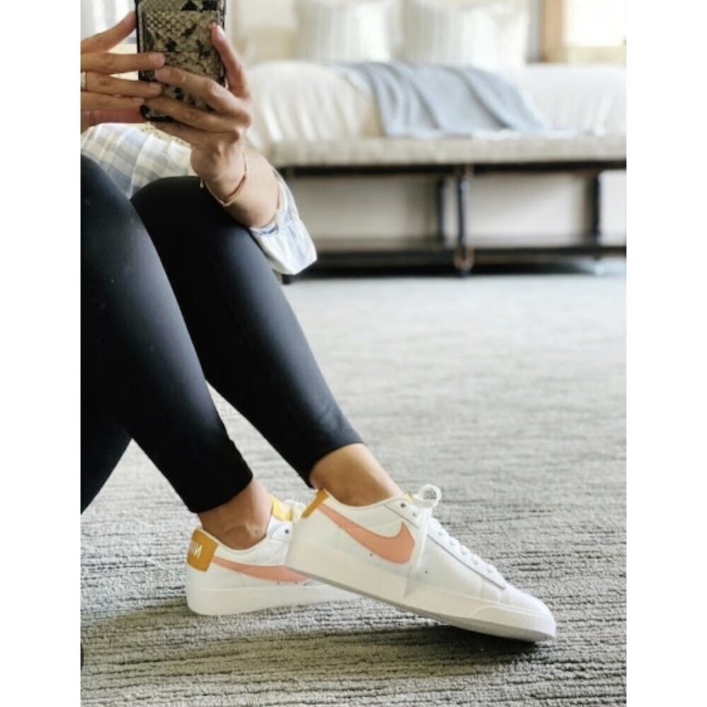 NIKER Blazer Low in Pink Quartz Size US 9.5